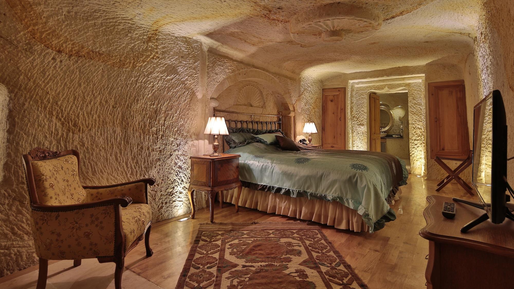 Golden Cave Suites Юргюп Екстериор снимка