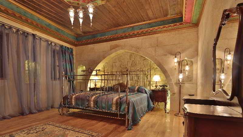 Golden Cave Suites Юргюп Екстериор снимка