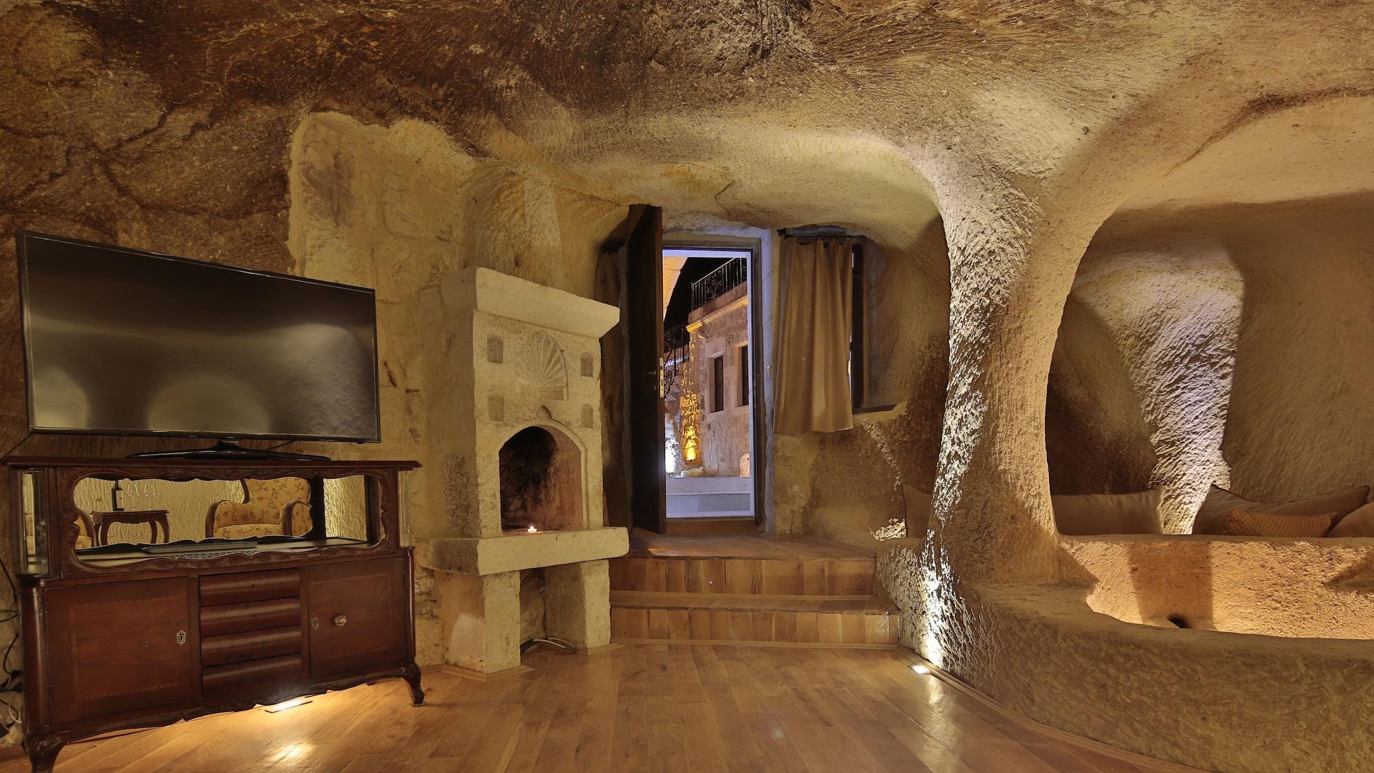 Golden Cave Suites Юргюп Екстериор снимка