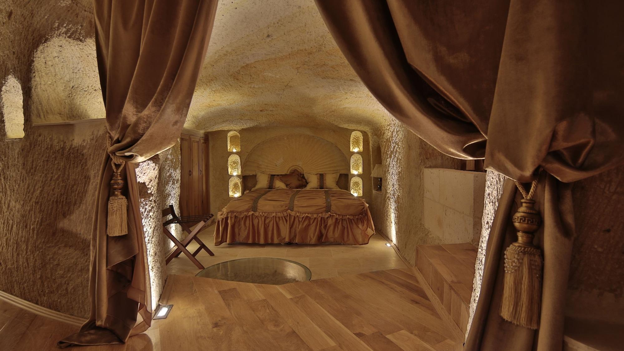 Golden Cave Suites Юргюп Екстериор снимка