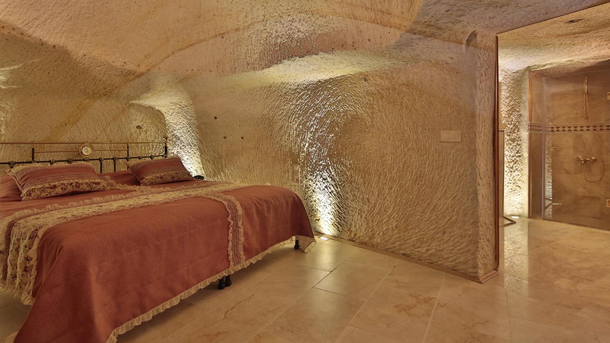 Golden Cave Suites Юргюп Стая снимка