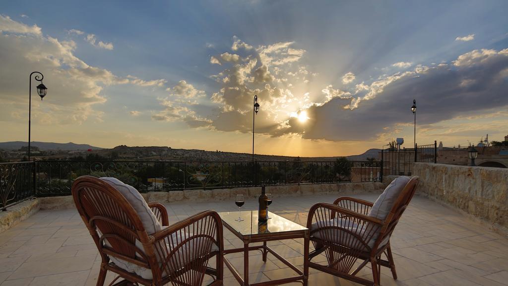 Golden Cave Suites Юргюп Екстериор снимка