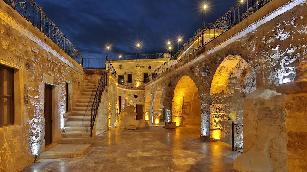 Golden Cave Suites Юргюп Екстериор снимка