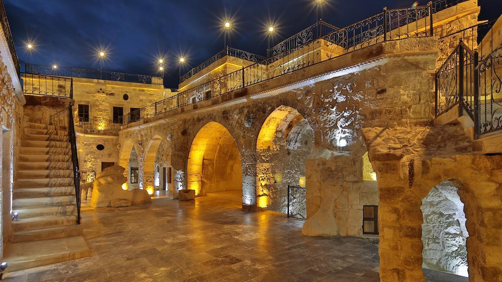 Golden Cave Suites Юргюп Екстериор снимка