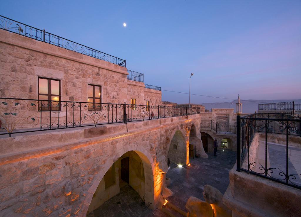 Golden Cave Suites Юргюп Екстериор снимка