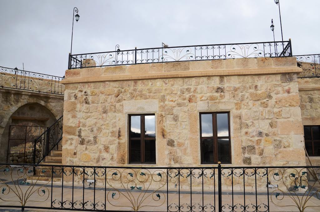 Golden Cave Suites Юргюп Екстериор снимка
