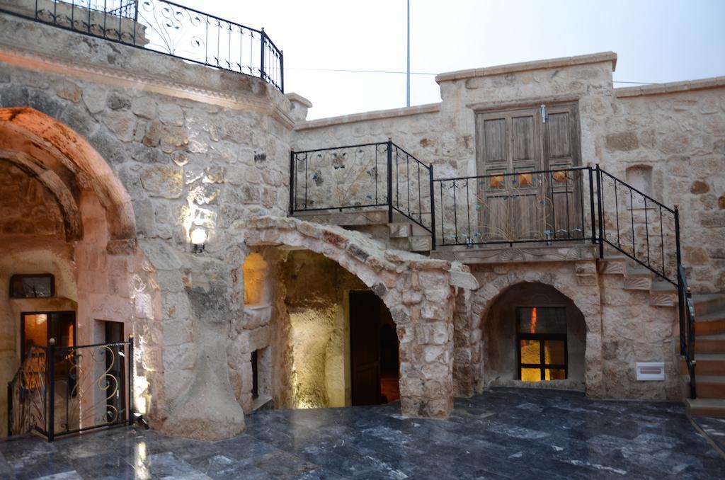 Golden Cave Suites Юргюп Екстериор снимка