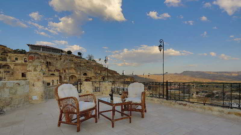 Golden Cave Suites Юргюп Екстериор снимка