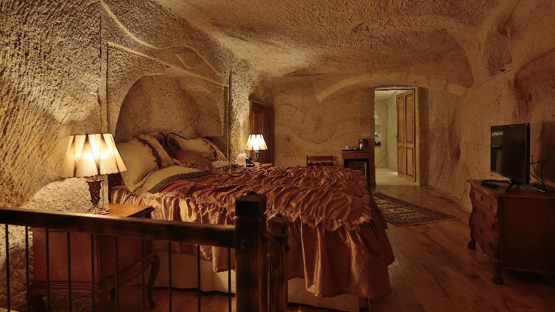Golden Cave Suites Юргюп Екстериор снимка