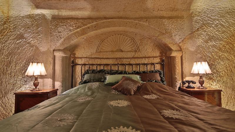 Golden Cave Suites Юргюп Екстериор снимка